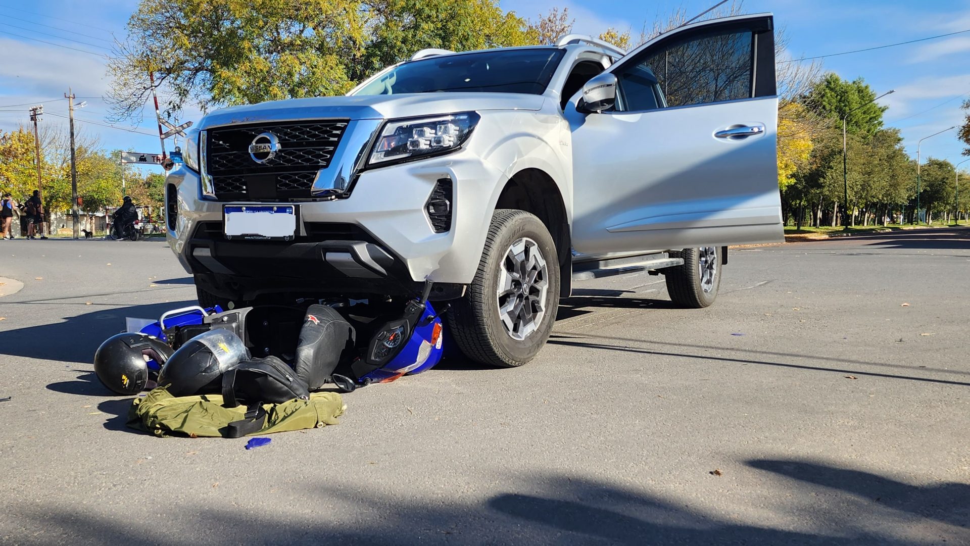 Siniestro vial en calle 2 y 19: una mujer sufrió una grave lesión