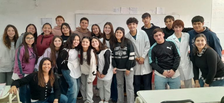 Estudiantes de La Maruja exploran la creación de cooperativas escolares en jornada educativa