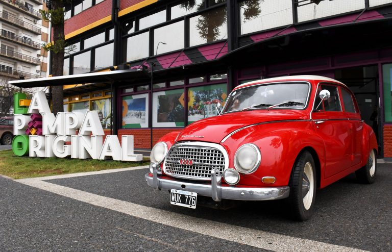 La octava edición del Paseo de Regularidad reunirá a más de 50 autos antiguos en La Pampa