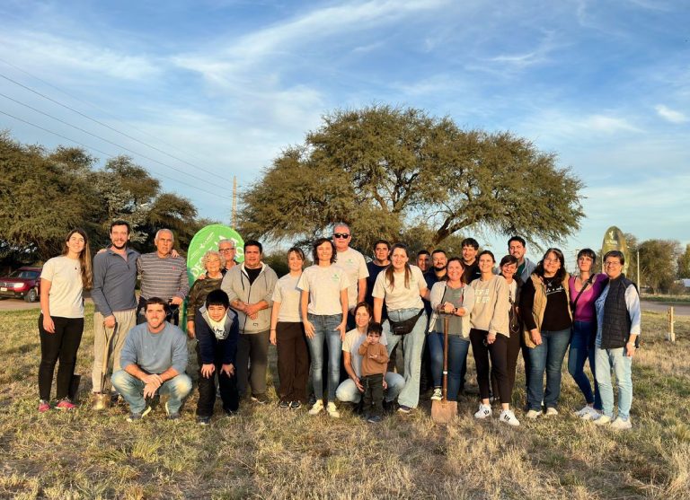 Eventos sin huella: La Pampa plantó árboles nativos para compensar emisiones de ExpoPymes