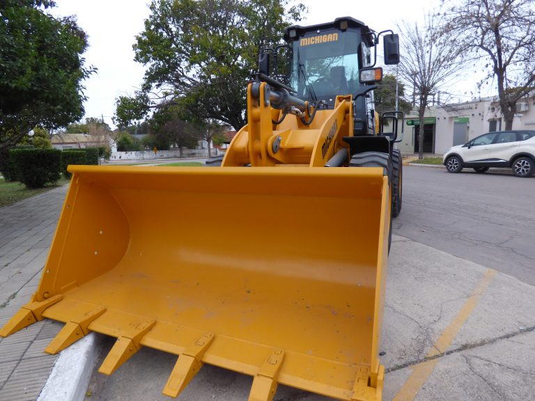 El Gobierno Provincial invirtió $12 mil millones para fortalecer el parque automotor de los municipios