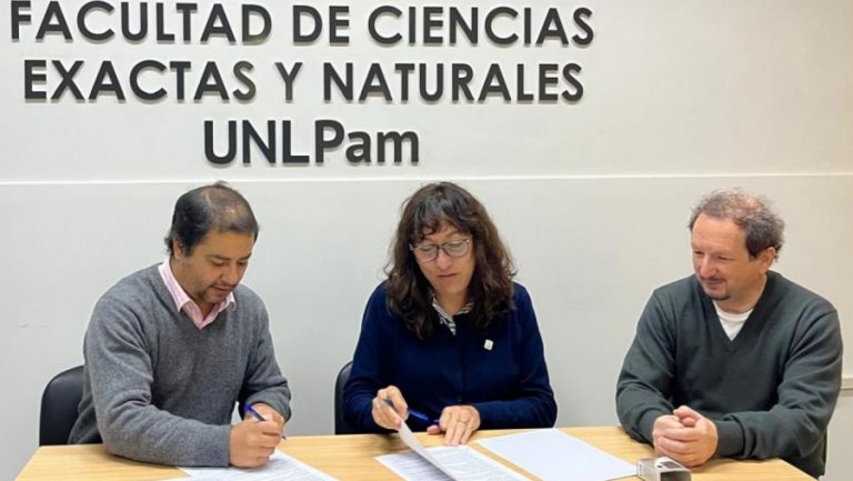 La Universidad Nacional de La Pampa y el Museo Provincial de Historia Natural firman convenio para prácticas profesionales