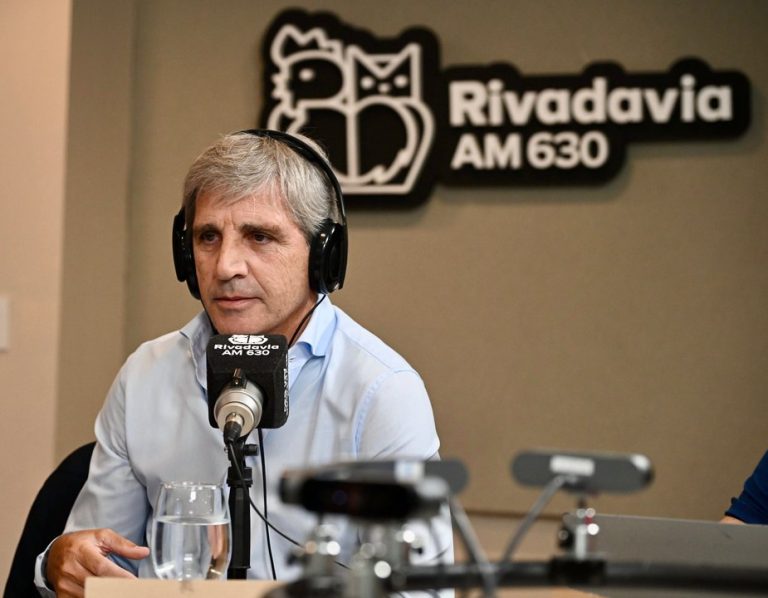 Caputo confirmó que el gobierno trabaja en un IVA compartido con las provincias