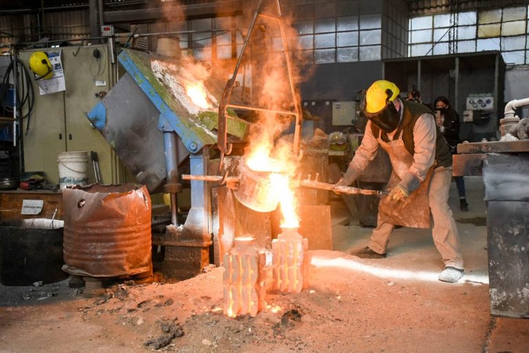 La actividad económica creció 5,6% interanual en abril, según un estudio privado