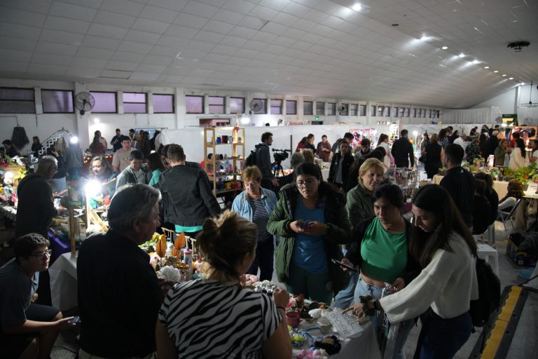 Gran convocatoria en la Feria del Día del Trabajo: más de 100 emprendedores y artesanos en General Pico