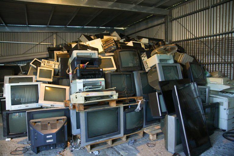 El municipio envía más de 9 mil kilos de RAEEs a Córdoba para su tratamiento