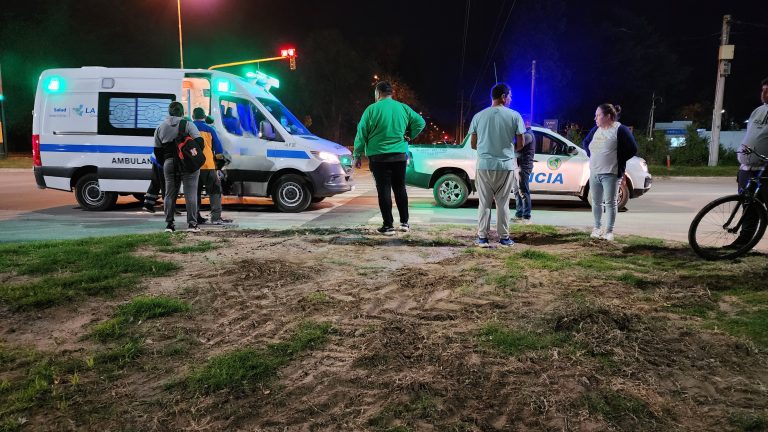 Accidente entre una bicicleta y una camioneta en Ruta 1: un menor hospitalizado
