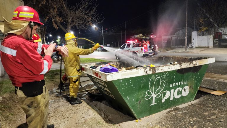 Historia que se repite: incendio de contenedor en barrio Malvinas