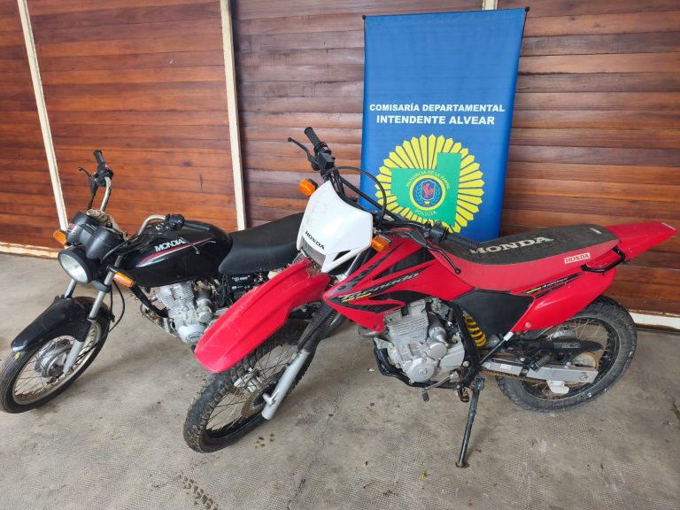 Recuperan dos motocicletas robadas en el conurbano bonaerense durante controles viales en Intendente Alvear