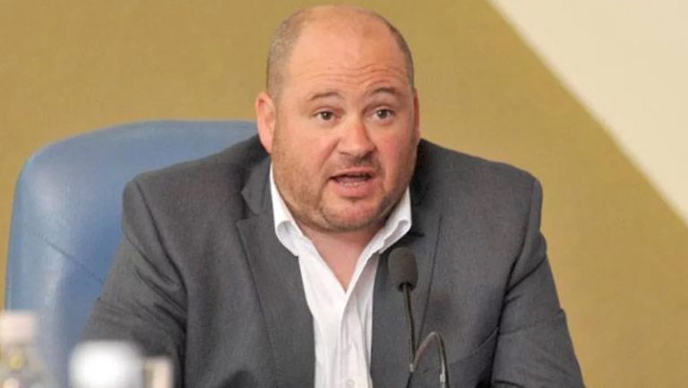 Polémica por la ley de plaguicidas: diputado Aliaga exige que vuelva a la Cámara tras casi cinco años sin reglamentar