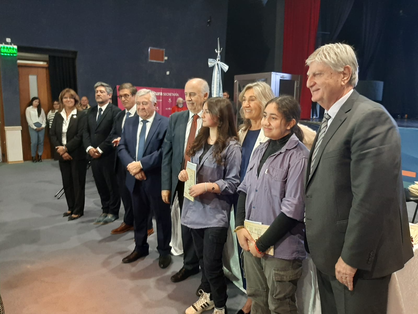 Estudiantes durante la ceremonia
