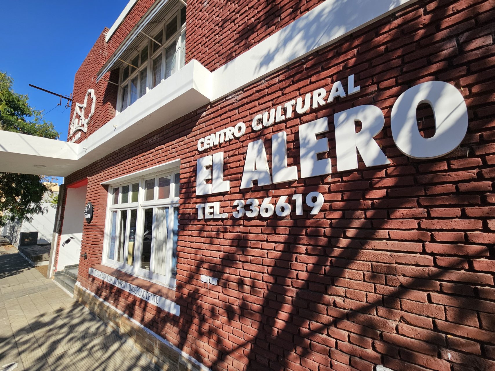 Noche de poesía y música en El Alero: escritoras pampeanas presentan sus obras en General Pico