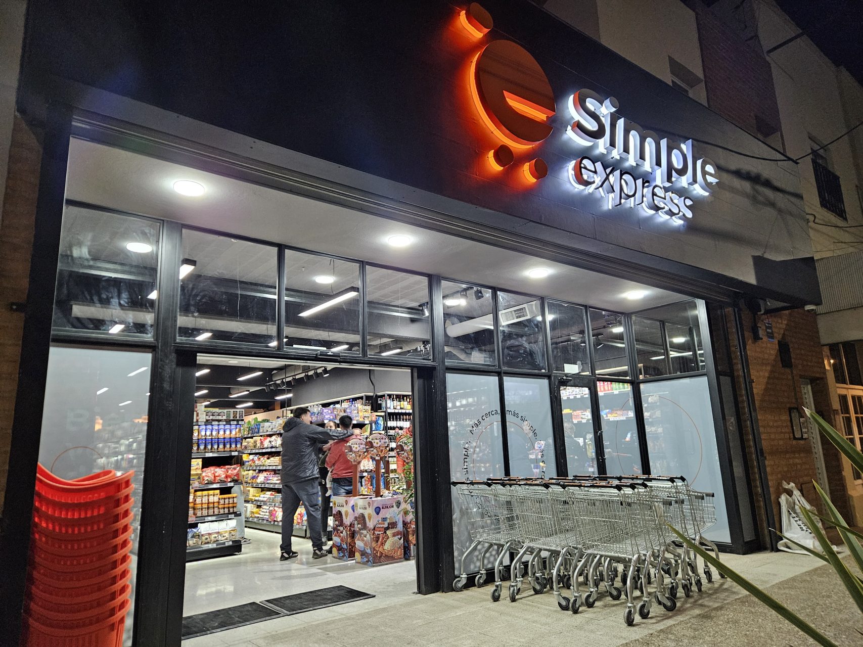 Inauguró Simple Express en General Pico: una propuesta que combina modernidad y la historia de Casa Fons