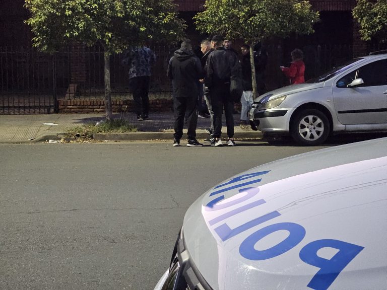 Tres detenidos por el violento ataque en calle 7: el fiscal confirmó que la víctima está fuera de peligro