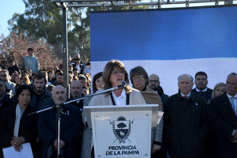 Día de la Bandera: Feuerschvenger instó a “construir una Patria más equitativa y más solidaria”