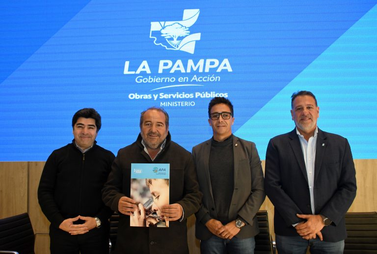 Convenio para la construcción de cordón cuneta y badenes en Bernardo Larroudé