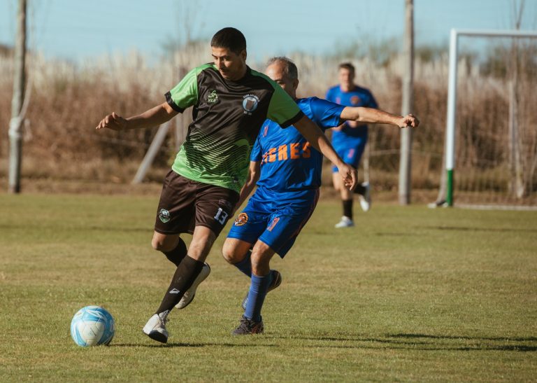 Comenzó el Torneo “Entre Amigos” con una lluvia de goles y mucha paridad