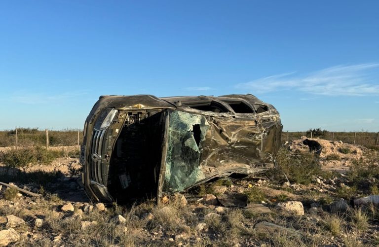 Despiste y vuelco en la Ruta 20: dos personas hospitalizadas