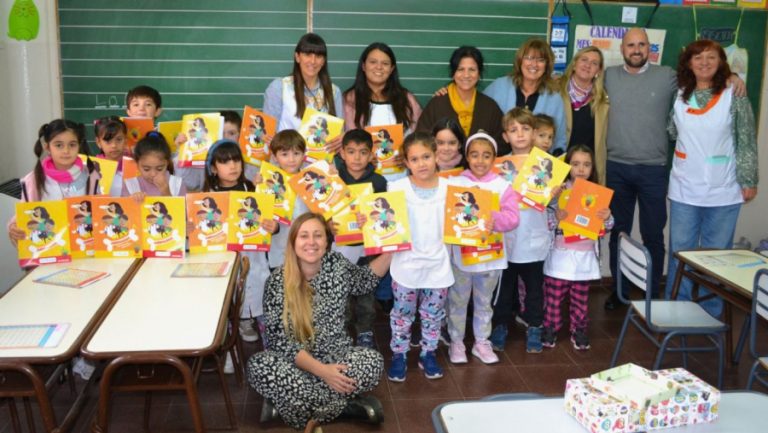 Distribuyen más de 24 mil libros en escuelas primarias pampeanas