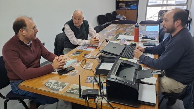 Gobierno visitó la COSTREN y se asesorará a grupo precooperativo de Trenel