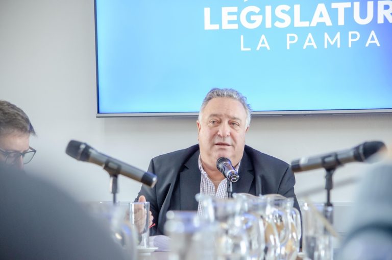 Lovera manifestó “sorpresa y un poco de enojo” al enterarse del proyecto presentado por la oposición sobre la derogación de la ley de cierre dominical