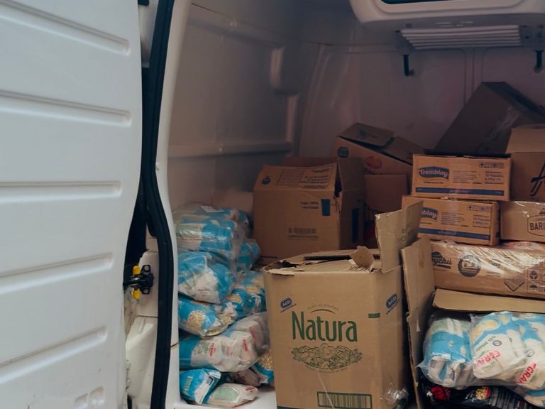 Banco de Alimentos y Desarrollo Social entregaron mercadería a vecinos de barrios piquenses