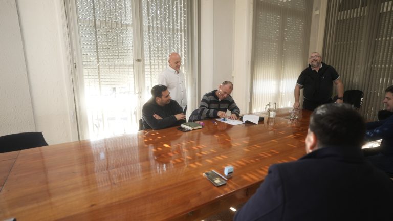 La Municipalidad de General Pico licita la compra de dos camiones para mejorar servicios públicos