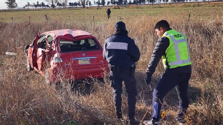 Un hombre fue hospitalizado en General Pico tras volcar en la ruta frente a Trili