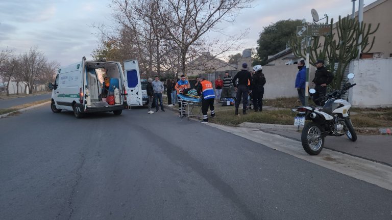 Dos menores fueron trasladados al hospital tras un violento accidente de moto en la Diagonal Mocoví