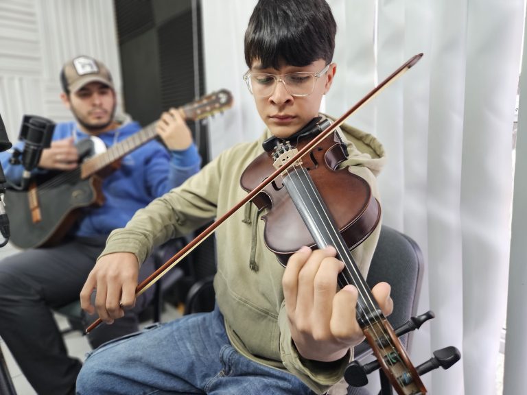 Thiago Baronio: El joven talento piquense del violín folclórico que cautiva