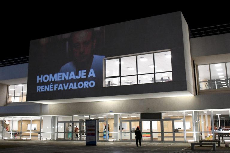 Homenaje a René Favaloro en el 25° aniversario de su fallecimiento