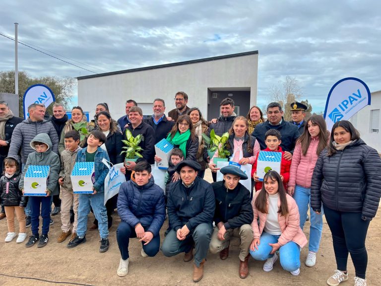 Cuatro familias de Abramo reciben las llaves de sus nuevas viviendas en un emotivo acto