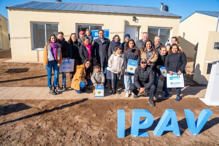 Entrega de viviendas en General Campos: un paso hacia la estabilidad habitacional