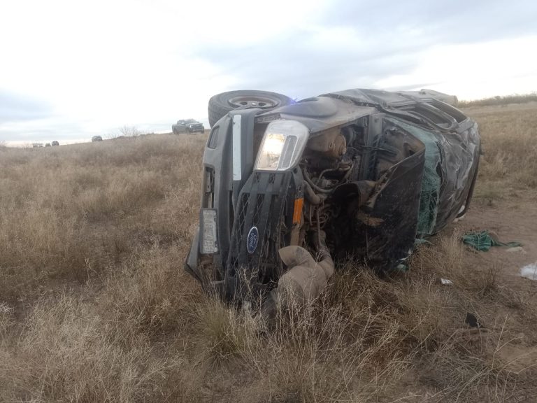 Intendente de Limay Mahuida y su esposa sufren vuelco en Ruta 20