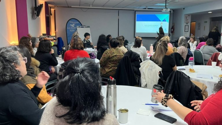 Taller sobre autonomía financiera: qué hábitos se deben modificar