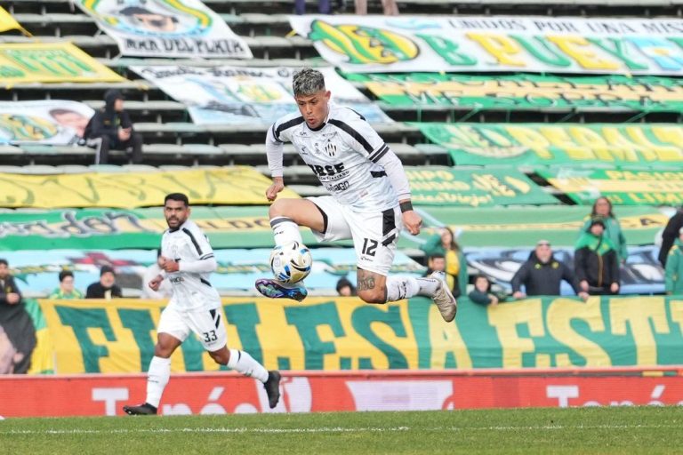 Central Córdoba recibe a Cerro Largo de Uruguay por la ida de los playoffs de la Copa Sudamericana