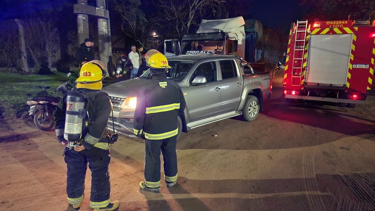 Bomberos trabajó por temperatura de una caldera en un camión