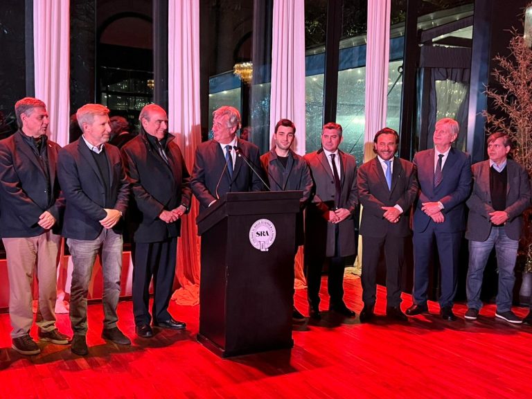 Ziliotto y otros gobernadores en la Rural: Se hizo presente Francos e ironizó “Mañana nos seguimos peleando”
