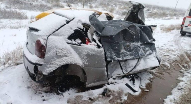 Tragedia en la ruta 151: cuatro integrantes de una familia de La Pampa fallecieron en un choque frontal