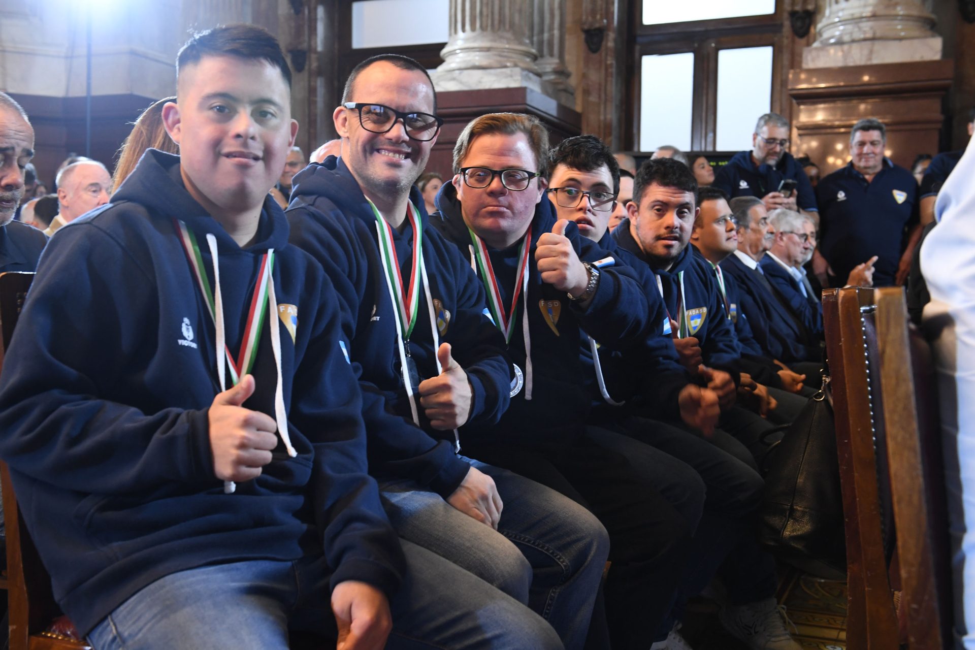 Orgullo pampeano: dos representantes piquenses de la Selección Argentina de Básquet con Síndrome de Down fueron homenajeados en el Senado