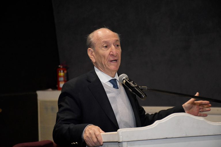 “Formar profesionales no es un gasto, es garantizar la salud”: la contundente definición de Kohan en el egreso de residentes