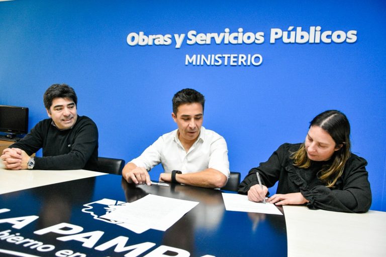 Gobierno provincial financia la ampliación de la red de agua en Intendente Alvear