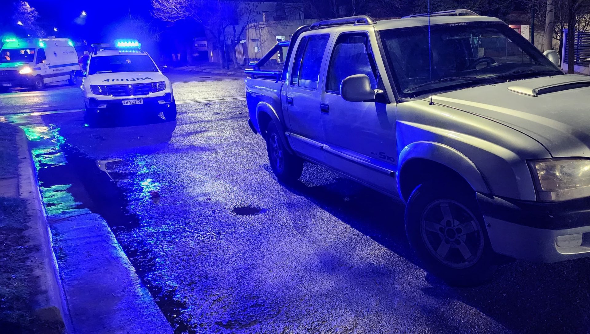Colisión en la esquina de las calles 14 y 27: una camioneta y una moto involucradas