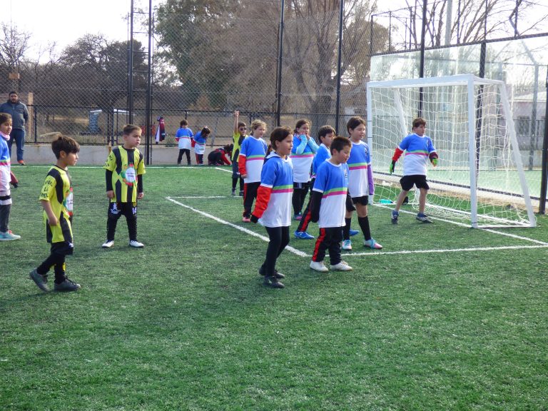 Encuentro deportivo une a niños del oeste pampeano en el Día de las Infancias