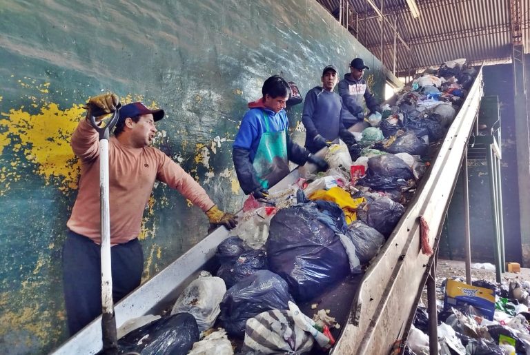 La Cooperativa Don Alberto y el convenio renovado: 42 familias detrás del reciclado en General Pico