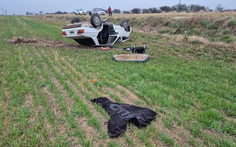Vuelco en la Ruta 102: un joven conductor fue trasladado al hospital de Pico