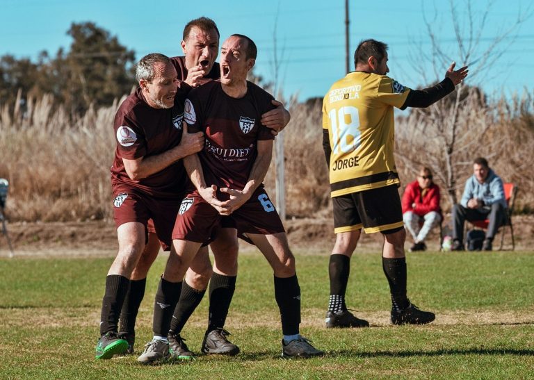 Torneo “Entre Amigos”: goleadas, empates y sorpresas en la Fecha 10