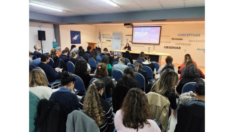 Capacitación sobre violencia de género para agentes provinciales