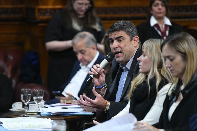 Bensusán alerta por desfinanciamiento en salud y educación: “No es electoralismo defender a los chicos”