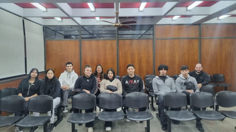 Educación y Justicia: Alumnos de Pico y Dorila presenciaron un juicio real por fraude en los Tribunales locales
